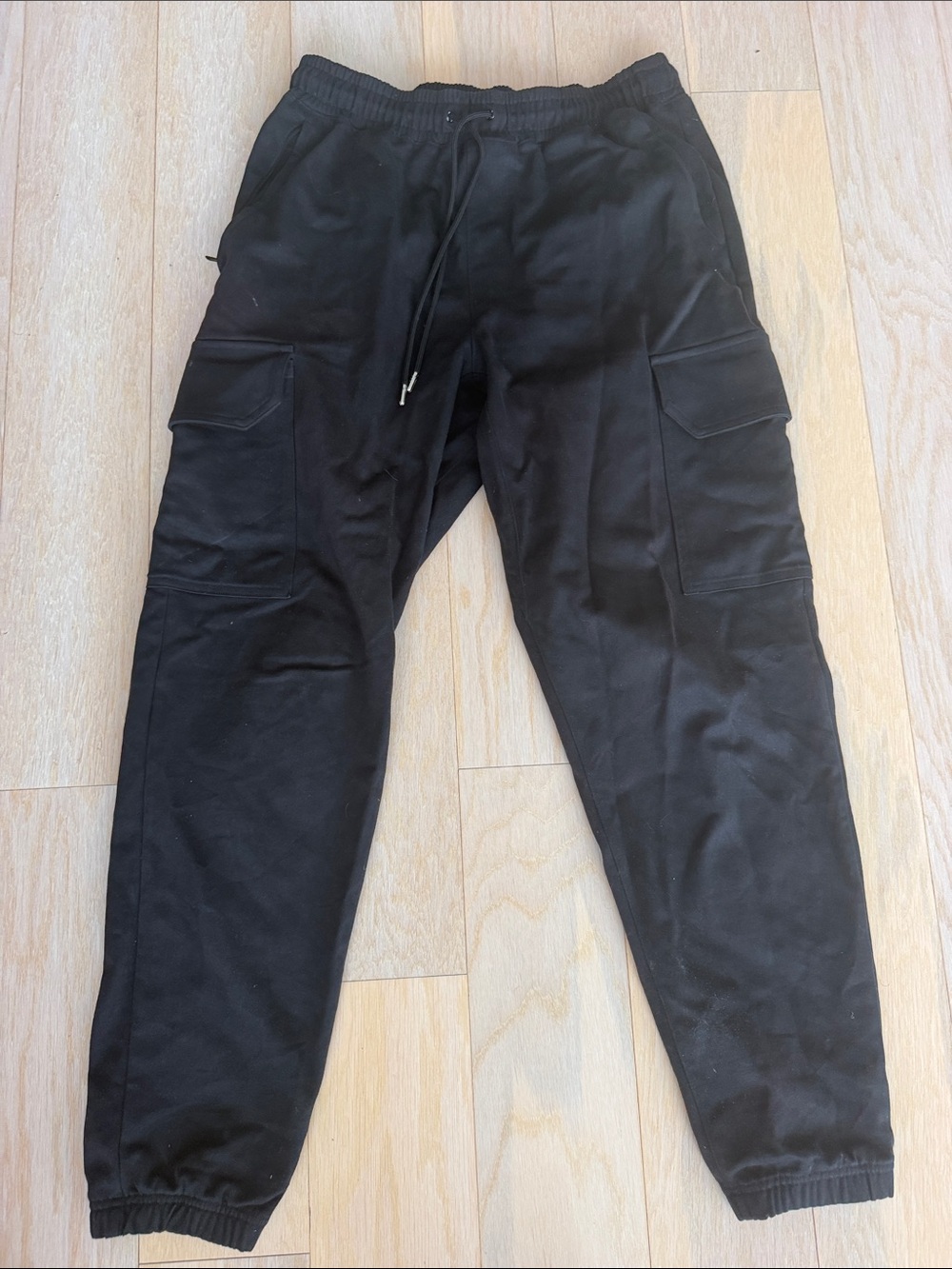 ALO Men's Black Cargo Jogger Pants